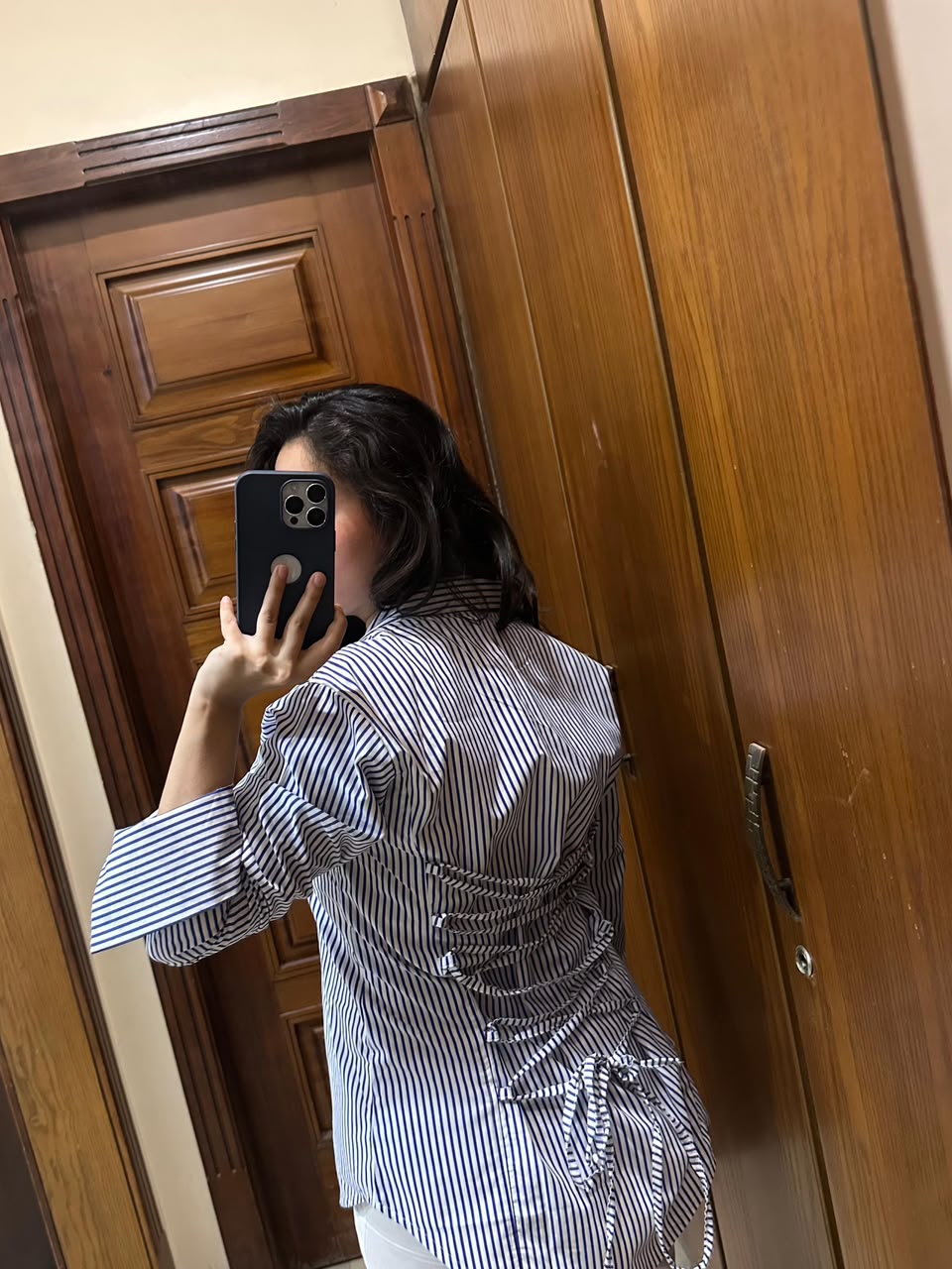 Corset Blue Lining Shirt & White Cotton Wide-Leg Jeans
