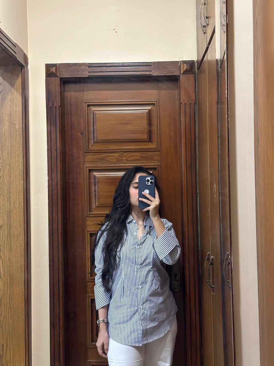 Corset Blue Lining Shirt & White Cotton Wide-Leg Jeans