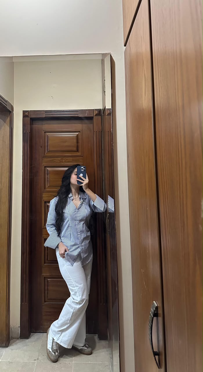 Corset Blue Lining Shirt & White Cotton Wide-Leg Jeans