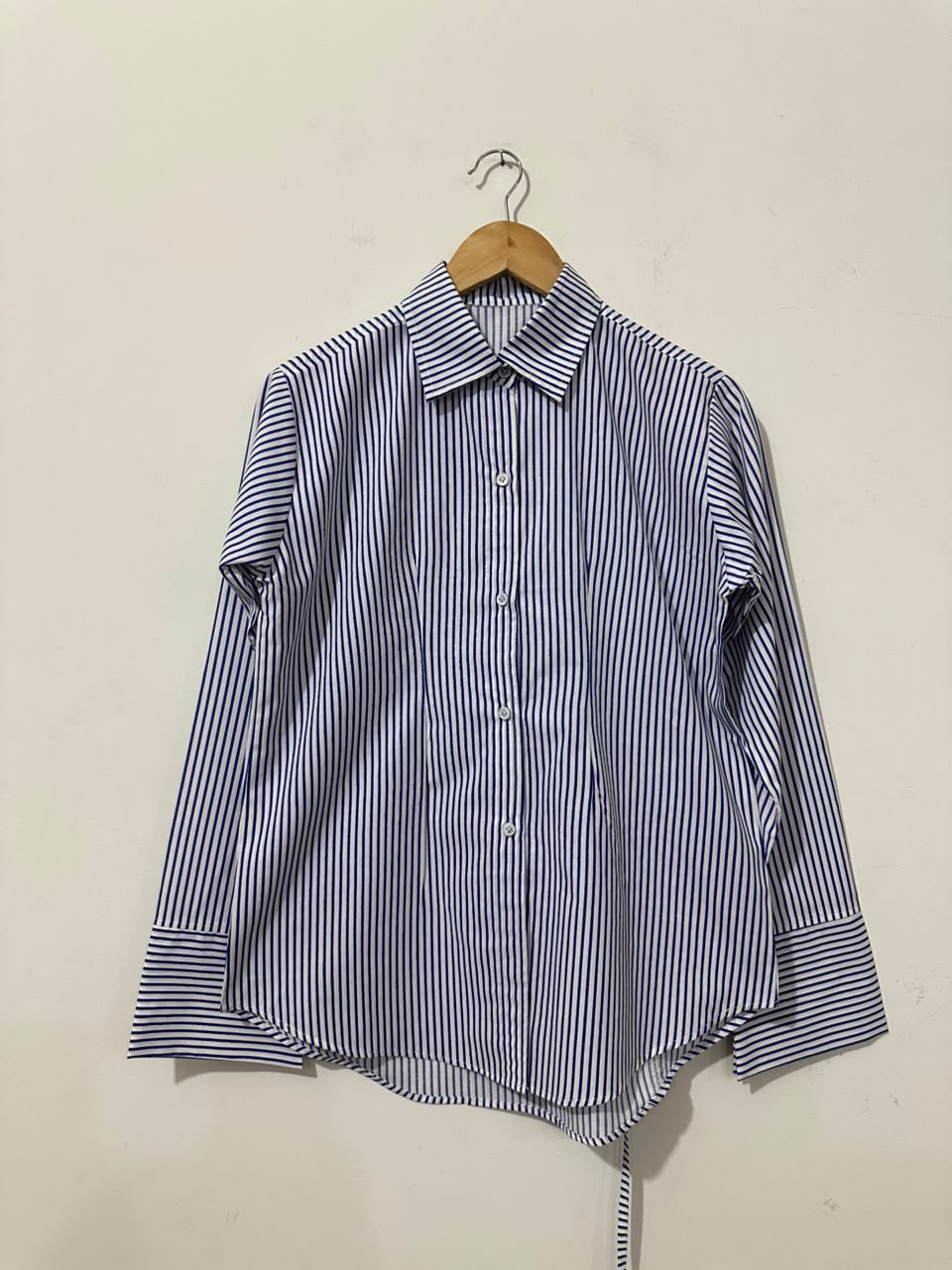 Corset Blue Lining Shirt & White Cotton Wide-Leg Jeans